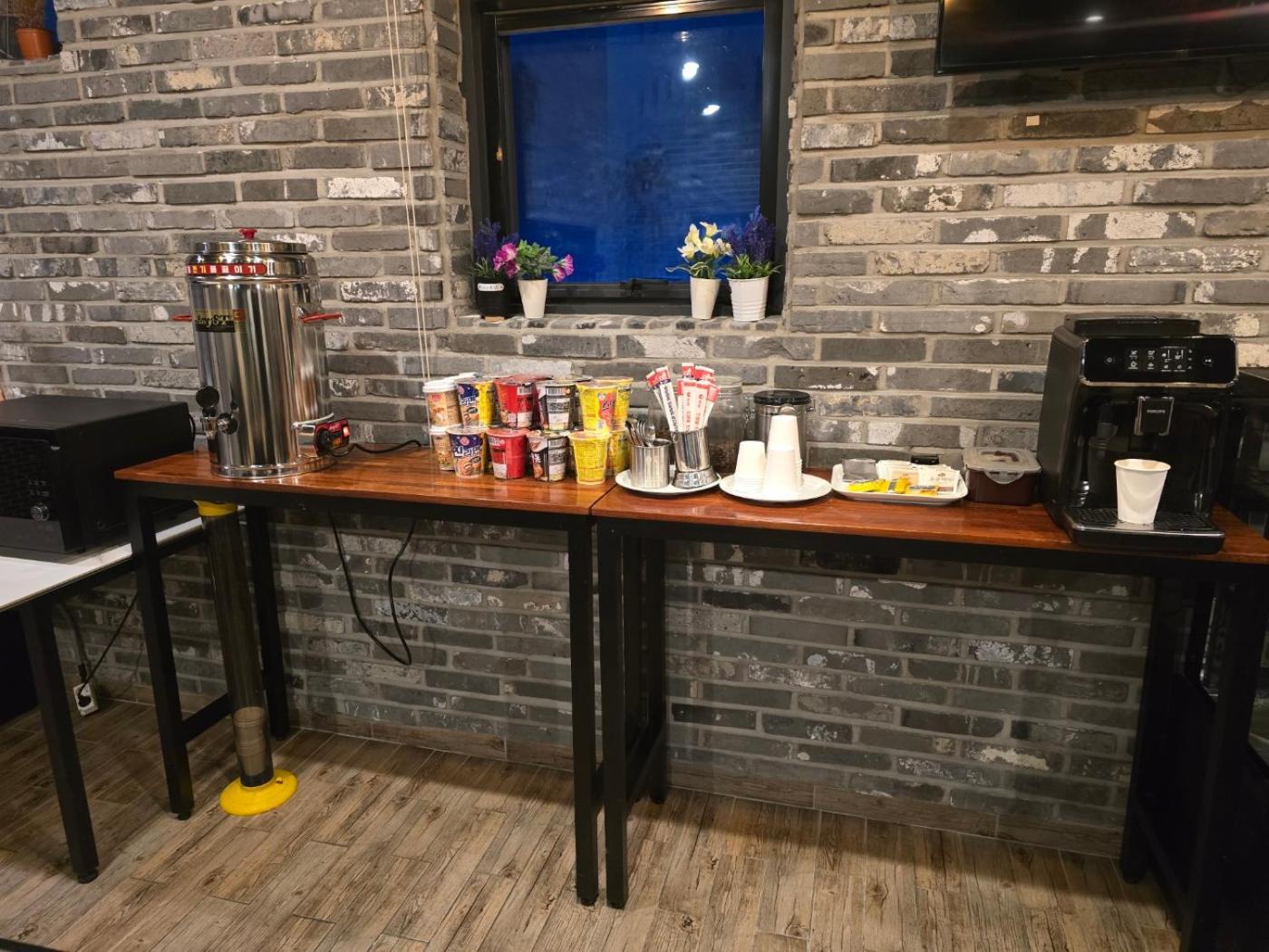 义安酒店 顺天市 外观 照片